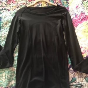 Black Lululemon Swiftly Tech Long Sleeve